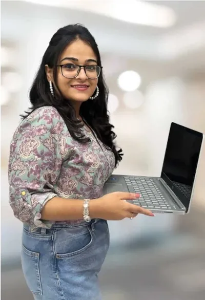 Header showcasing courses at Webcooks